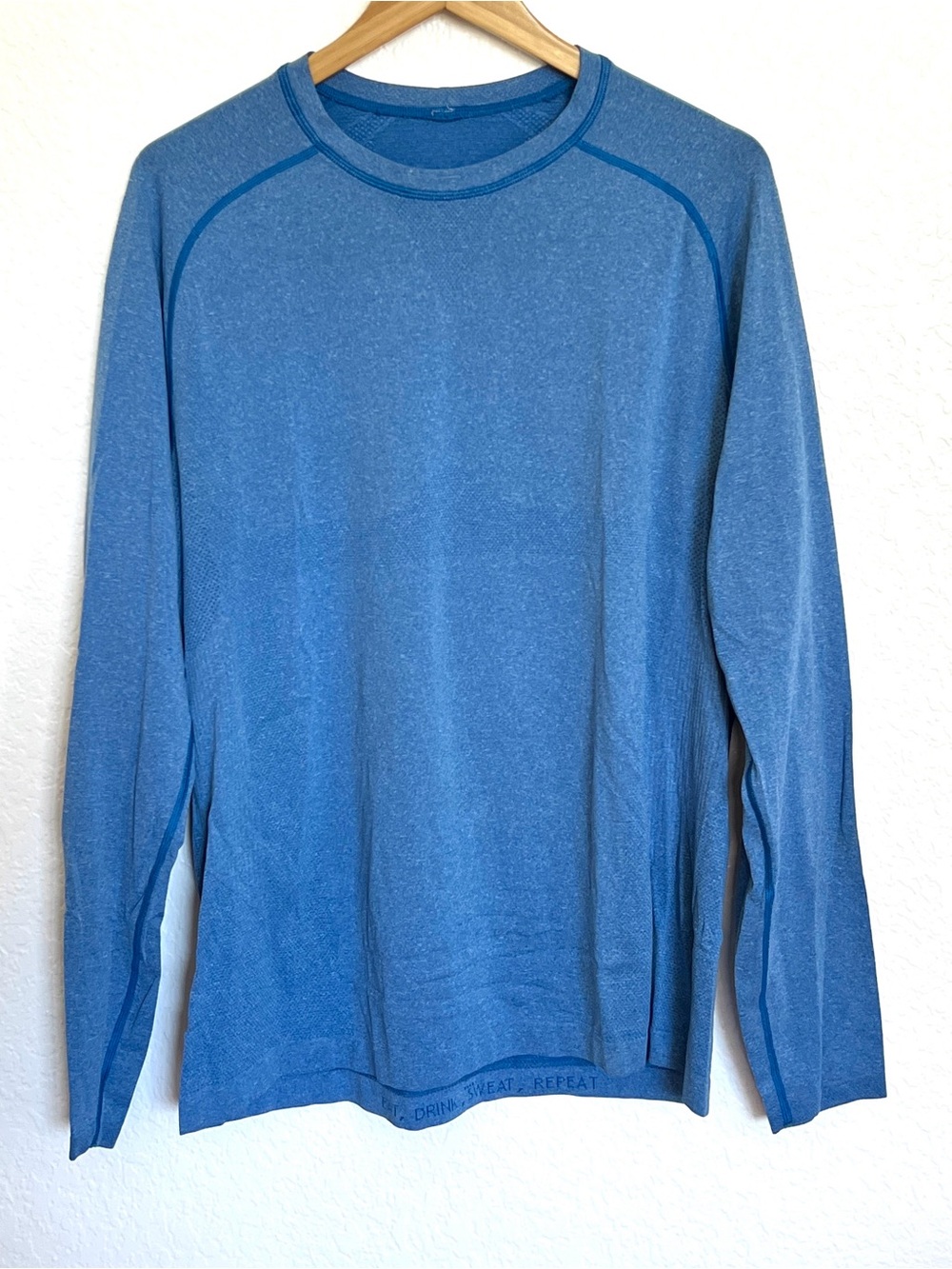 Lululemon Men’s Long Sleeve Blue Size Large NWOT